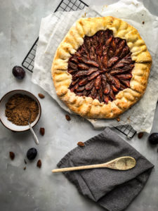 TARTE RUSTIQUE A LA PRUNE